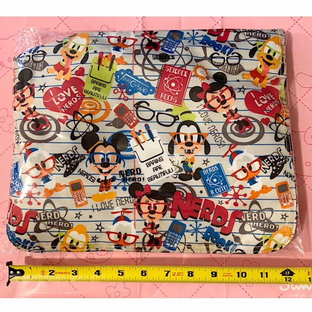🌺SOLD🌺 NWT Disney Nerds crossbody bag